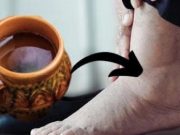Tento čaj dokáže zázraky na oteklé nohy, kotníky a chodidla. Příprava je rychlá a úleva okamžitá